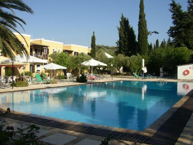 Отель Frosini Gardens Кассиопи Экстерьер фото